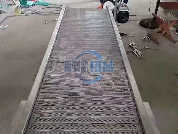 鏈板輸送機