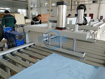 滾筒輸送機